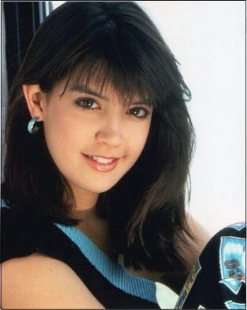 Amazon ブロマイド写真 フィービー ケイツ キュートな笑顔のアップ ノーブランド品 アイドル 芸能人グッズ 通販