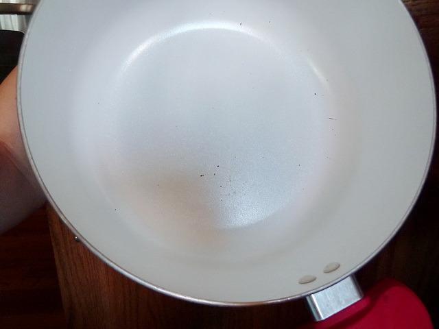 Not Nonstick As Claimed