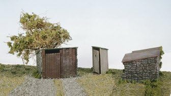 Wills Kits Grotty Huts and Privy, Small