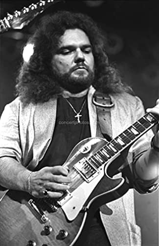 Photographs - Gary Rossington - 8x10 BW Photograph