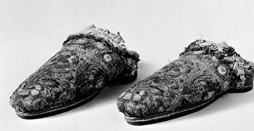 17th Century English costume shoes USA New York State New York City Metropolitan Museum of Art Poste