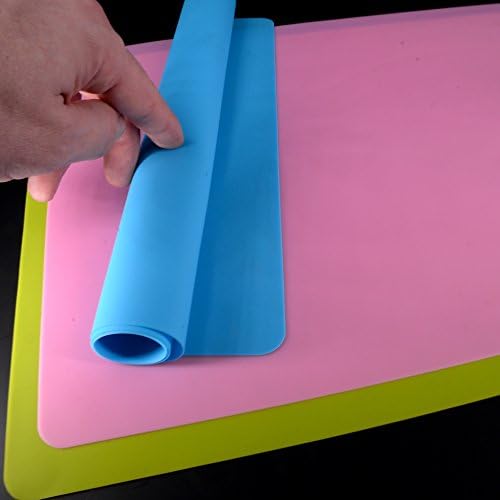 Placemat Set - Silicone Non Slip Food Placemats (40 x 30 CM) - Portable, Reusable Placemats