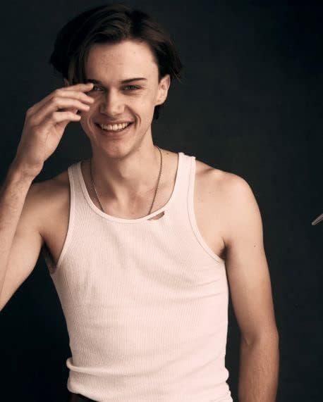 Photographs - Christopher Briney, Chris Briney 11 x 14-inch Photo Photograph Print - The Summer I Turned Pretty - Conrad Fisher Lola Tung Jenny Han (11 x 14 inches)