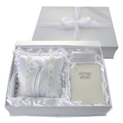 Art Judaica 3 piece Deluxe Gift Set for a Traditional Jewish Wedding: Ring Pillow, Bride