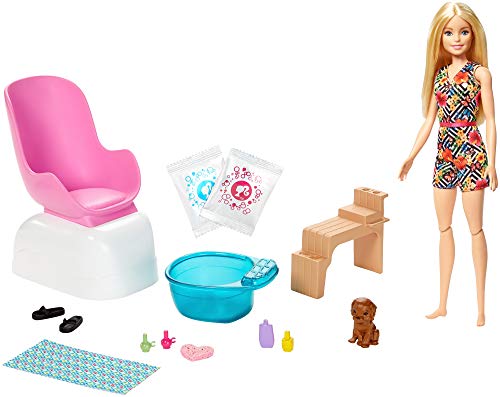 Barbie GHN07 - Mani- Pediküre Spielset mit Puppe (blond), Hündchen, Fußbad und Zubehör, 2 Päckchen Brausepulver für Schaumbad, Farbwechseleffekt auf den Fingernägeln, Geschenk für Kinder ab 3 Jahren