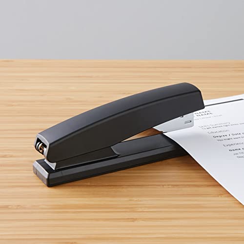 Amazon Basics Stapler, Desktop Staplers with 1250 Staples, Office