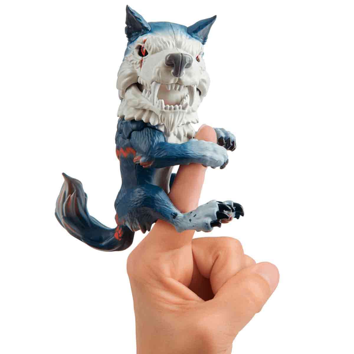 Wow Wee 3961 Untamed Dire Wolf by Fingerlings – Midnight (Black and Red)