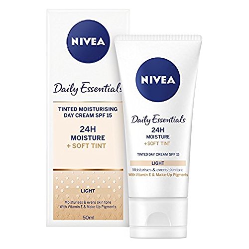 Nivea Visage Daily Essentials Tinted Moisturising Day Cream Natural SPF 15 (50ml)