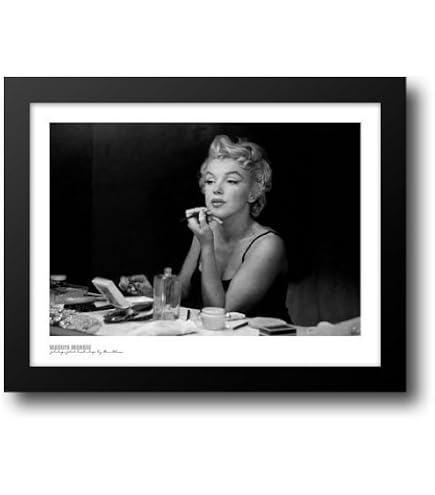 Amazon.com: ArtDirect Marilyn Monroe - Chanel No. 5 24x24 Framed