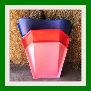 Uk Manufactured Classic Corner Hay Feeder Pink Red Amazon Co Uk