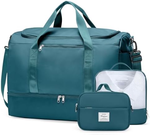 RAINS Travel Bundle, Black - Hilo Weekend Bag and Large Wash Bag for women and men