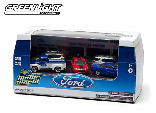 Greenlight 58017 Modern Ford Dealership 5 Cars Diorama 1/64 Diecast Model