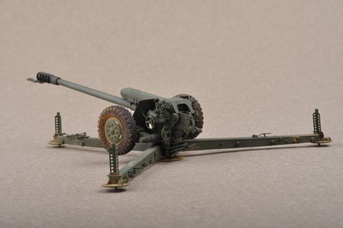 Trumpeter Late Version D30 Soviet Howitzer Vehicle Building Kit, 122mm, Scale 1/35