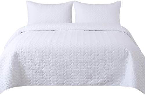 Style Homes 3-Piece Luxury Quilt Set with 2 King Shams, Ultra Soft All-Season Bedspread and Coverlet in Solid Color with Stripe Triangle Stitch Pattern, King, Bright White
