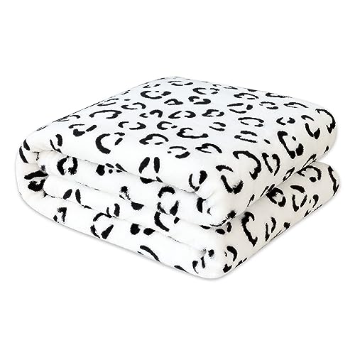 Bnuitland Leopard Print Fleece Flannel Throw Blanket with Leopard Storage Pouch,300 GSM Double Sided Bed Throw,Lightweight Fuzzy Sofa Blanket for Adults and Kids,Super Soft Flannel Throw