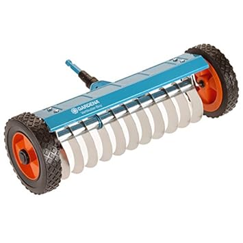 Gardena combisystem-Vertikutier-Boy, Hand-Vertikutierer zur Beseitigung von Moos, Unkraut und Rasenfilz, 32 cm Arbeitsbreite,
