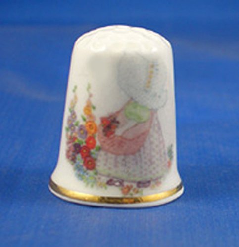 Porcelain China Thimble -- Quilting Bonnet