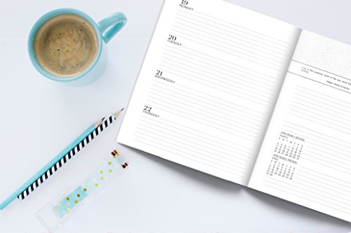 Fresh Out of F*cks: 2018 Weekly Planner Organizer & Calendar: 7"x9" Format for Portability: Black Teal & Coral Lettering Art & Llama Premium Matte ... & Agendas for Time Management & Organization)