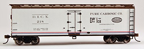 Bachmann Industries 40' Wood Reefer - Pure Carbonic Company (HO Scale)