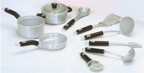 Theo Klein 9428 WMF 9-teiliges Topf- und Küchengeräteset I Hochwertiges Kochgeschirr, Kinderküchen-Zubehör inkl. Topf, Pfanne, Pizzsaschneider, Rührlöffel u.v.m. | Spielzeug für Kinder ab 3 Jahren – Bild 3