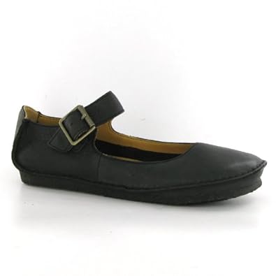 clarks faraway fell black