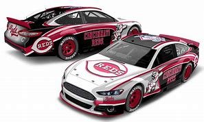 Cincinnati Reds Major League Baseball Hardtop Diecast Car, 1:64 Scale - Thumbnail 3