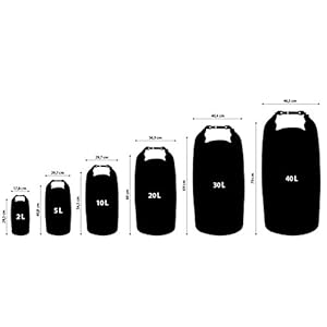 Schnorchelmasken 417kW8RDCLL. SS300 Du willst Deine Wertgegenstände bei der nächsten Bootsfahrt sicher verstauen, dann ist unser Dry Bag »Seemann« genau der Richtige für Dich. Dry Bags (dt. Trockentaschen) sind die idealen Begleiter, um Dein Gepäck beim nächsten Segeltörn sicher, trocken und wasserfest zu verstauen. Ob Smartphones, Wertsachen oder Kleidung – für jede Gegebenheit gibt es die passende Größe. Farbenfrohe Designs machen unsere Seemannsäcke zu einem perfekten Accessoire für Outdoor-Aktivitäten.
EINSATZGEBIETE: Dry Bags schützen Deine Wertsachen vor Regenschauern, Sand und Schmutz. Egal ob am Strand, auf See, beim Wandern, Skifahren, Camping, Snowboarden, Kanufahren oder Angeln, die wasserdichte Tasche ist Dein Outdoor-Bag für alle Aktivitäten. Wasserdicht und robust! #DoYourOutdoor ist eine Marke der #DoYourSports GmbH.
GRÖSSEN: 2L 5L, 10L 20L 30L oder 40L je nach Bedarf für kleine oder große Reisen geeignet oder einfach wenn Du mit dem Fahrrad oder Motorrad zur Arbeit fährst, schützt der Rucksack Deine Wertsachen vor Nässe, Staub, Schnee und Schmutz.