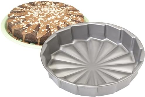 Kaiser Bakeware La Forme 11-Inch Celebration Cake Pan
