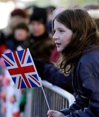 50 Pcs UK Stick Flag - Image 3