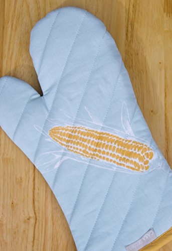 Set of Apron, Oven Mitt, Pot Holder, Pair of Kitchen Towels in a Unique Corn on the Cob Design, Made of 100% Cotton, Eco-Friendly & Safe, Value Pack and Ideal Gift Set,Kitchen Linen Set By CASA DECORS