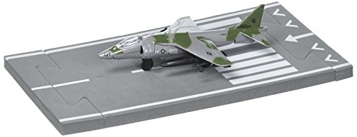 Daron Worldwide Trading Runway24 AV8B Vehicle, Green Camouflage