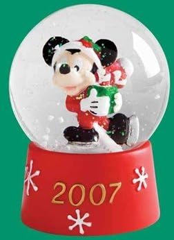Amazon Com Jcpenney Disney Mickey Mouse Christmas Snow Globe