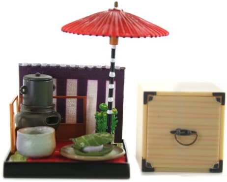 Wa no Takumi Tea Room Mini Furnature Trading Figure - Outdoor Backdrop - White Food Wrapped in a Green Leaf (2" Scene)