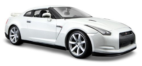 Maisto 531294 Model Car Nissan GT-R / 2009 Model / 1:24 Scale / Assorted Colours by Maisto