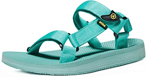 boys black nike slides