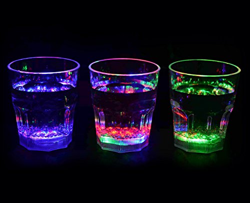 PRECORN Kunststoff-Glas für Whisky im 4er Set Whiskey Liebhaber LED beleuchtete Trinkgläser 240 ml