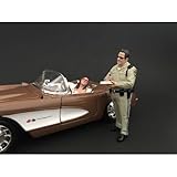 American Diorama 77513 Highway Patrol Officer Writing a Ticket Figurine / Figure For 1:24 Models