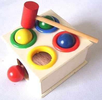 Amazon たたいて ポン 木製 知育 玩具 木のおもちゃ 楽しく 叩いて 落とす ボール 4個 カラフル かわいい トイ プレゼント 誕生日 お祝い ギフト 出産 指先 発育 ハンマートイ おもちゃ