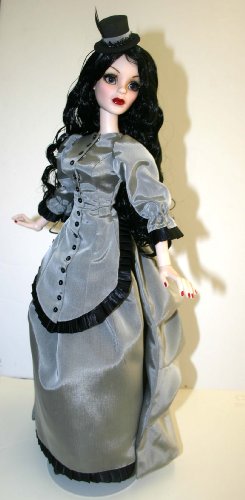 Walking Suit Pattern for 18.25" Evangeline Ghastly