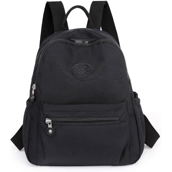 FENDI ナイロンバックパック 黒 ミニポーチ付き Amazon.com | FENDI Fendiness Black Nylon Buckle Mini