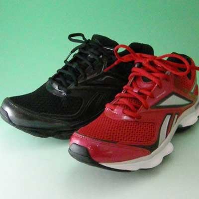 Amazon リーボック 効率的なエクササイズのための新感覚シューズ Runtone Prime ラントーンプライム メンズ バランスポッドが高いエクササイズ効果を実現 スニーカー