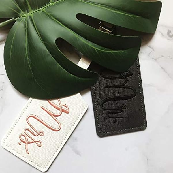 Snogisa Mr And Mrs パスポートカバーと荷物タグギフトセット ハネムーン刺繍 旅行荷物タグ Snogisa Mr And Mrs パスポートカバーと荷物タグギフトセット ハネムーン刺繍 旅行荷物タグ