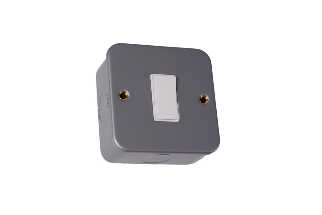 Merriway BH02771 Metal Clad Wall Switch 1-Gang 2-Way