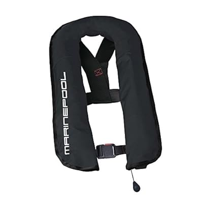 Marinepool Automatische Sicherheitsweste Compact II 150 N mit separater Schwimmblase schwarz I Automatische Rettungsweste I Hoher Komfort I Universelle Passform I Euro-Norm 5 Schnorchelmasken 41AmwMZTcVL. SS400 Bei Beschädigung der Außenhaut hält der innere Schwimmkörper weiter dicht. 16 l Auftrieb.
Mit Reflextreifen, Signalpfeife, Bergeschlaufe und Serviceplakette.
hoher Tragekomfort, Einfachstes Anlegen und maximale Bewegungsfreiheit.