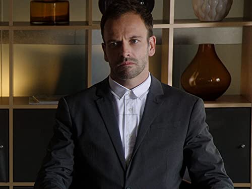 Amazon Co Jp エレメンタリー ホームズ ワトソン In Ny シーズン2 吹替版 を観る Prime Video