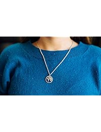 Rosa Vila Rock Climber Necklace, Round-Shaped Charm, Adventure Gifts for Women, Inspirational Jewelry, Mountain Pendant Necklace, Ideal As Rock Climber Gift, Camping Accessories for Women