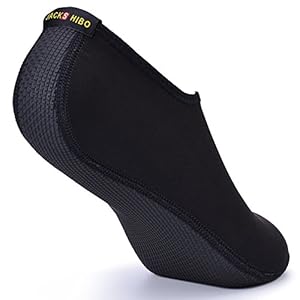 Schnorchelmasken 41BGrQEdm L. SS300 Obermaterial: Neopren. Super dehnbares Material bietet unglaubliche Atemfähigkeit und schnell trockene Eigenschaften und verkrümmt Ihre Füße fest ohne unangenehmes Gefühl von Druck.
Innenmaterial: Textil. Bequem, atmungsaktiv und elastisch. Leicht zu reinigen,Die Schuhe trockenen in der Sonne sehr schnell.
Sohle: Gummi. Sohle aus ist rutschfestes. Die Leistung, ist hervorragend.So können Sie Trost im Wasser, Turnhalle und am Strand spielen. Weich und flexibel.