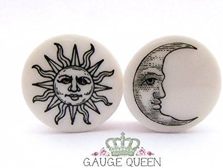 Sun &amp; Moon Plugs / Gauges. 4g / 5mm, 2g / 6.5mm, 0g / 8mm, 00g / 10mm, 1/2" / 12.5mm, 9/16" / 14mm, 5/8" / 16mm, 3/4" / 19mm, 7/8" / 22mm, 1" / 25mm