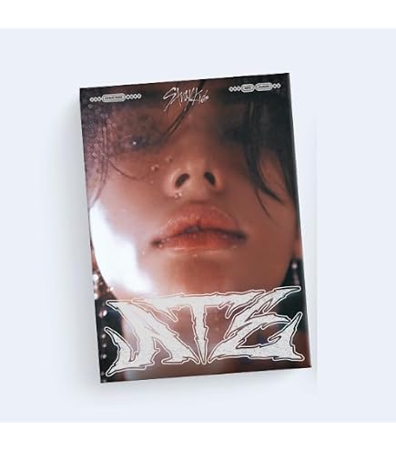 Amazon.com: STRAY KIDS MAXIDENT ALBUM (CASE VER.- HYUNJIN)+1ea