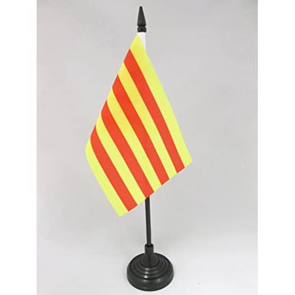 AZ FLAG - Pyrénées Orientales Table Flag 4'' x 6'' - French department Office Mini Banner 100% Polyester 15 x 10 cm - Mini Desk Flag with 10'' Pole and Black Plastic Base